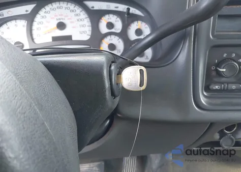 2003 Chevrolet Silverado C1500 из США, поврежденный, VIN 2GCEC19V131222069